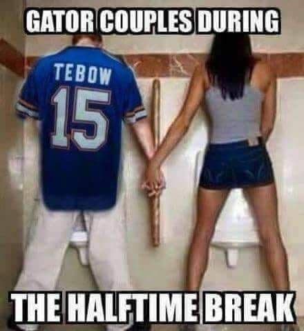 florida-gators-football-meme-gator-couples-during-the-halftime-break.jpg